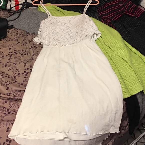 Clothes - Picture 4 of 4